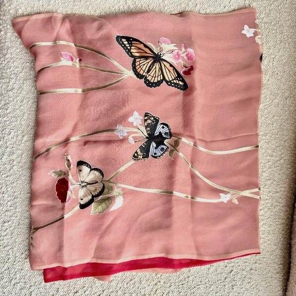 Beautiful MMA Butterfly Scarf made in Italy - Picture 1 of 6